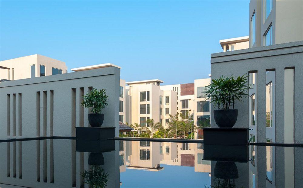 Hard Rock Hotel Goa Calangute Exteriör bild Residential buildings in the community