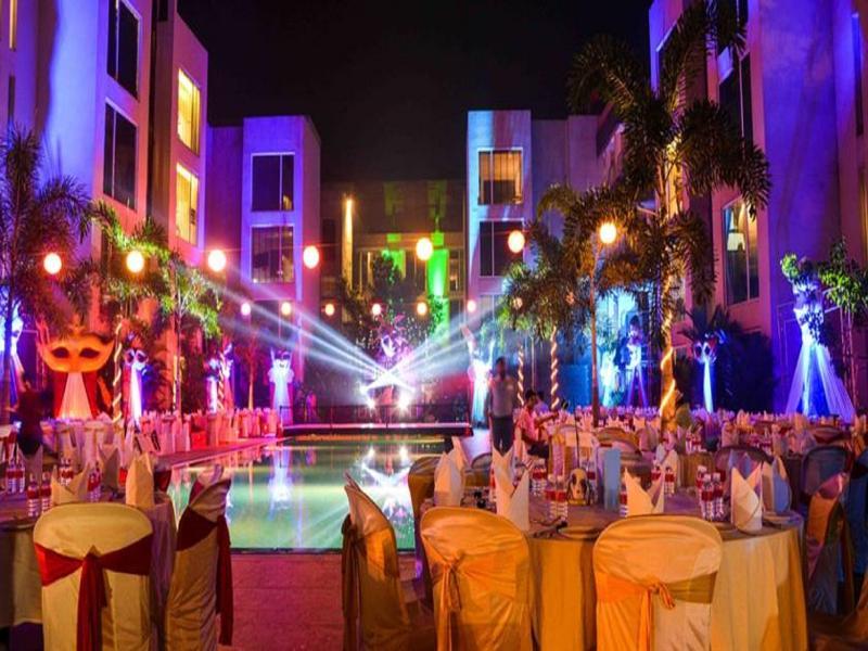Hard Rock Hotel Goa Calangute Exteriör bild The pool at the hotel