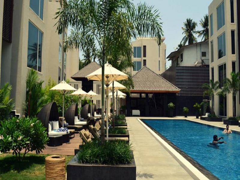 Hard Rock Hotel Goa Calangute Exteriör bild The pool at the hotel