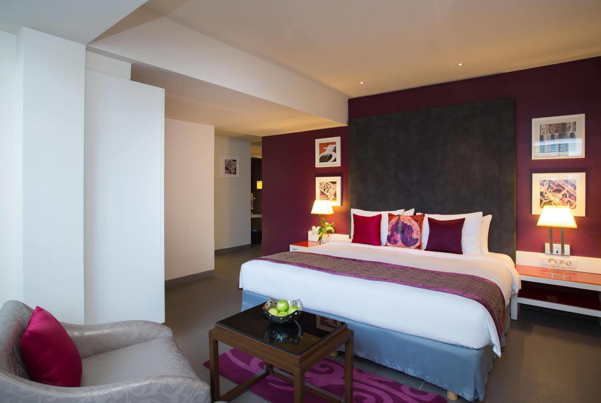 Hard Rock Hotel Goa Calangute Exteriör bild A bedroom at the hotel