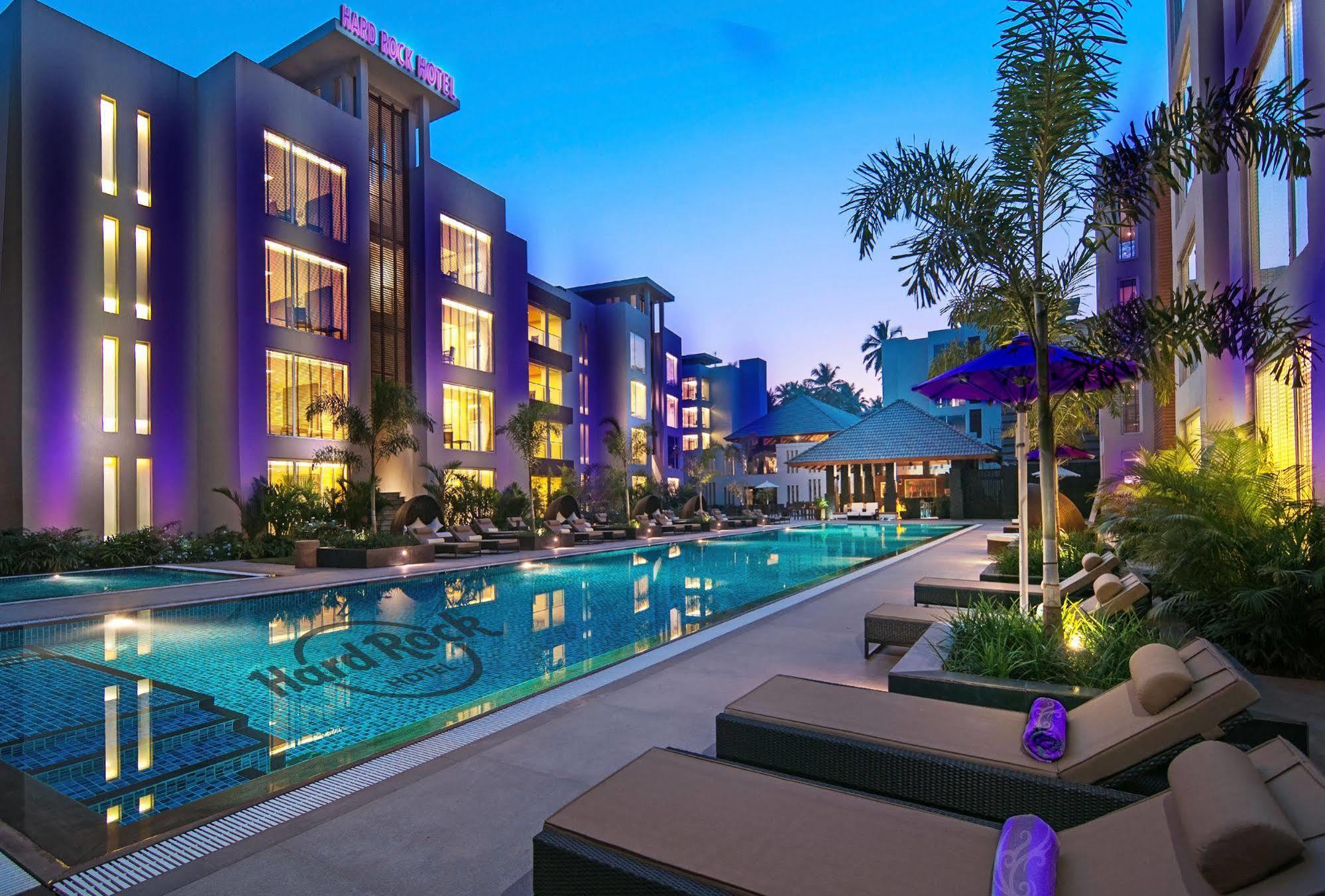 Hard Rock Hotel Goa Calangute Exteriör bild The pool at the W Bangkok