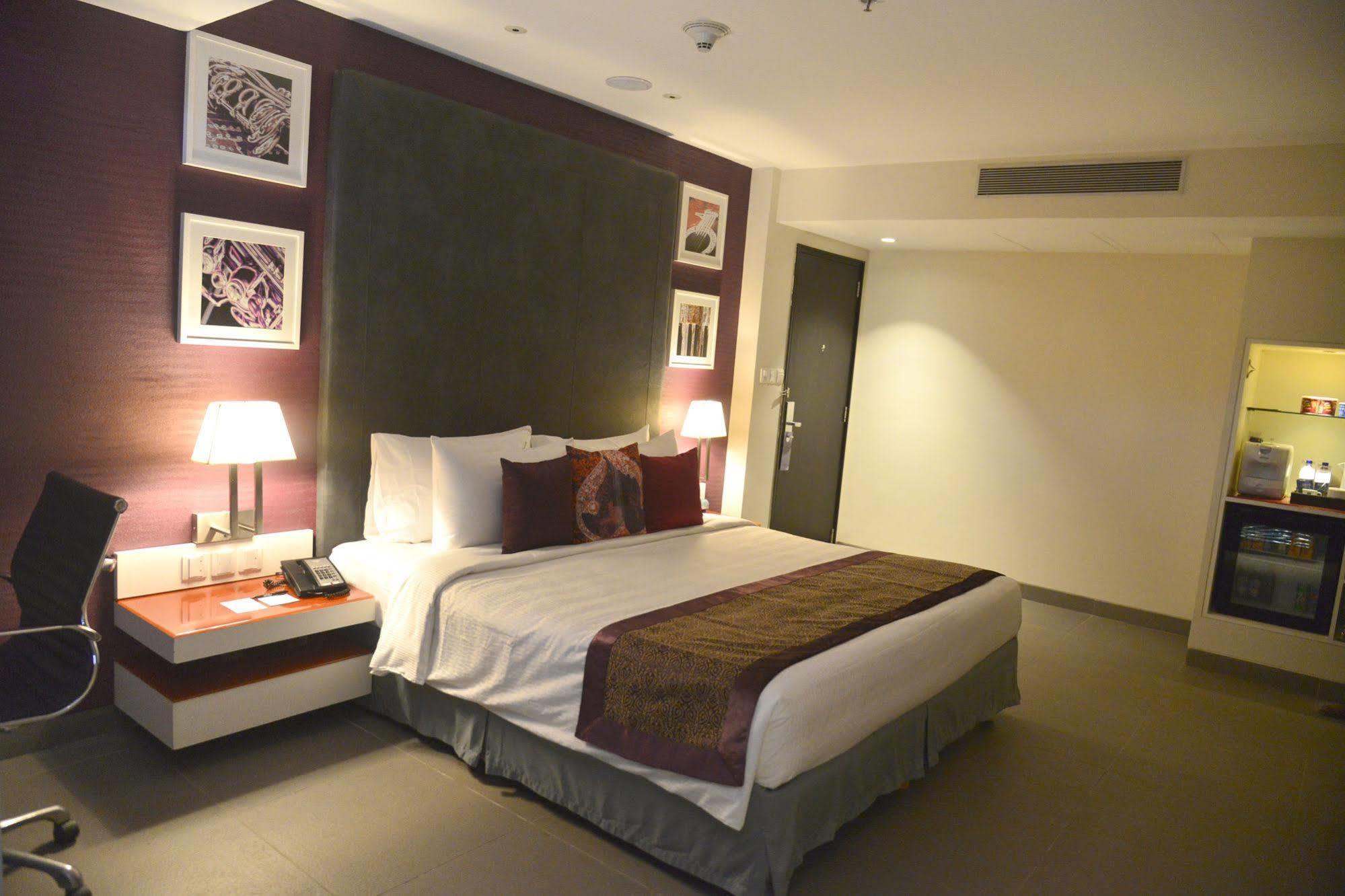 Hard Rock Hotel Goa Calangute Exteriör bild A room at the hotel