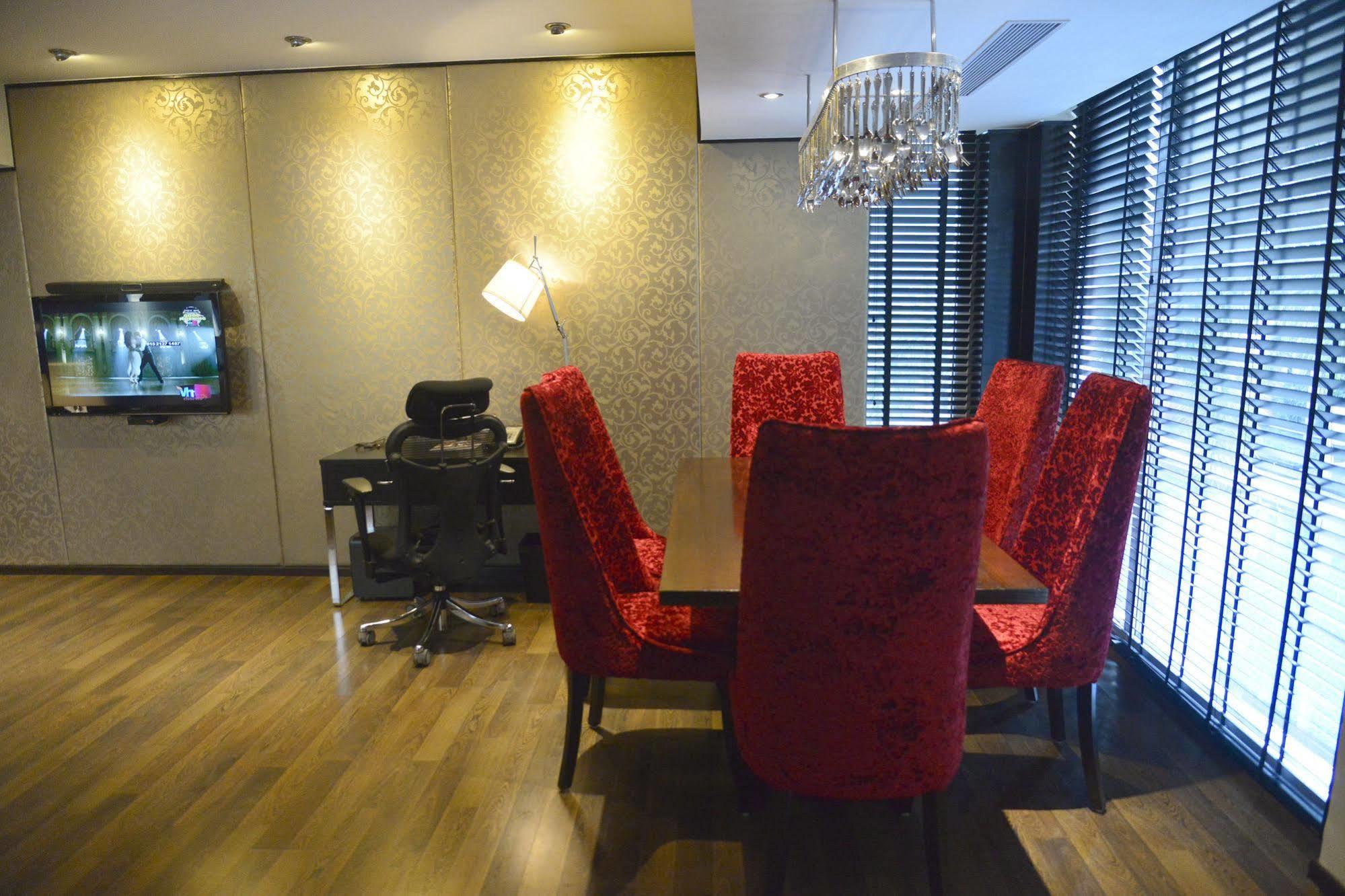 Hard Rock Hotel Goa Calangute Exteriör bild A suite at the Mandarin Oriental, Hong Kong