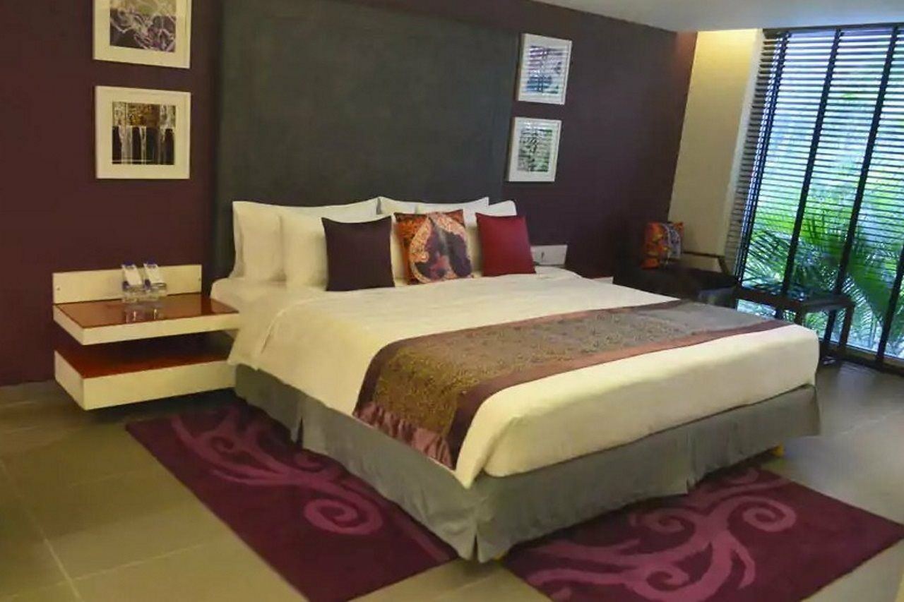 Hard Rock Hotel Goa Calangute Exteriör bild A bedroom at the hotel